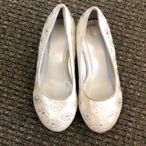 Girls Low Heel Dress Shoe